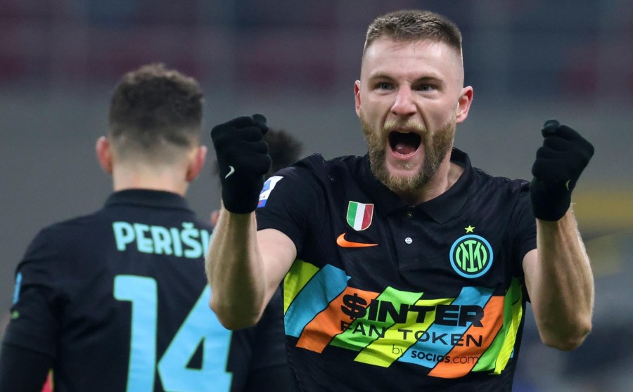 Milan Skriniar celebra el gol del triunfo
