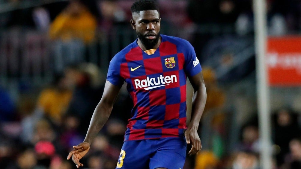 Umtiti jugando partido con el Barcelona en LaLiga 