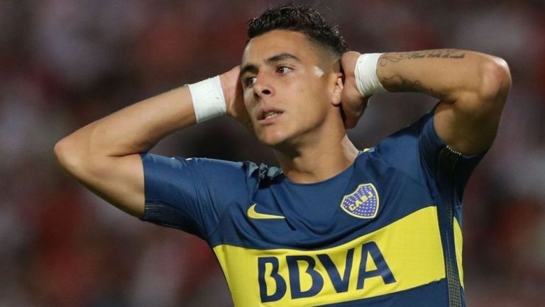 Cristian Pavón en un partido con Boca