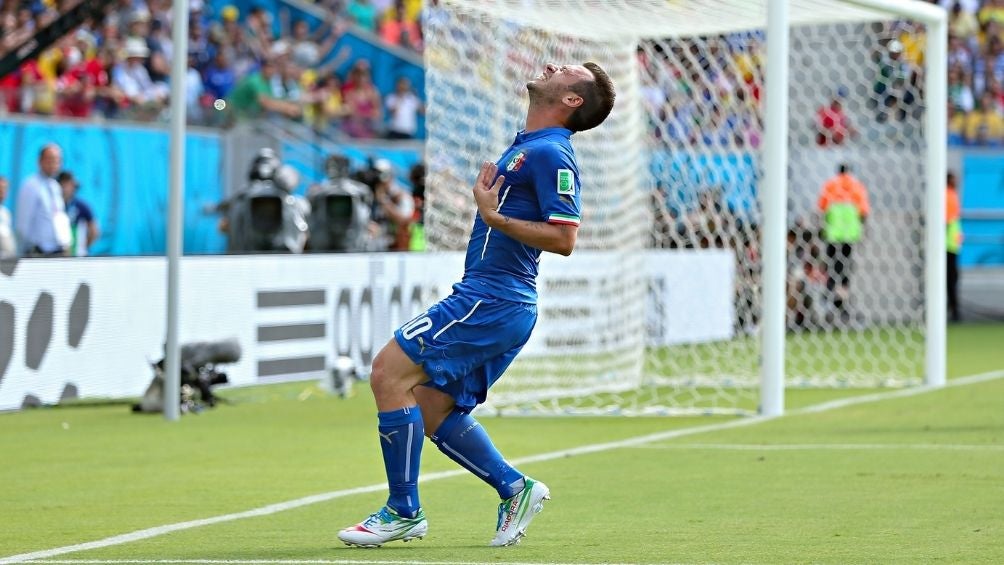 Cassano en un partido con Italia 