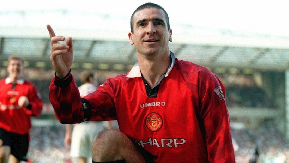 Eric Cantona cuando jugaba en el Manchester United