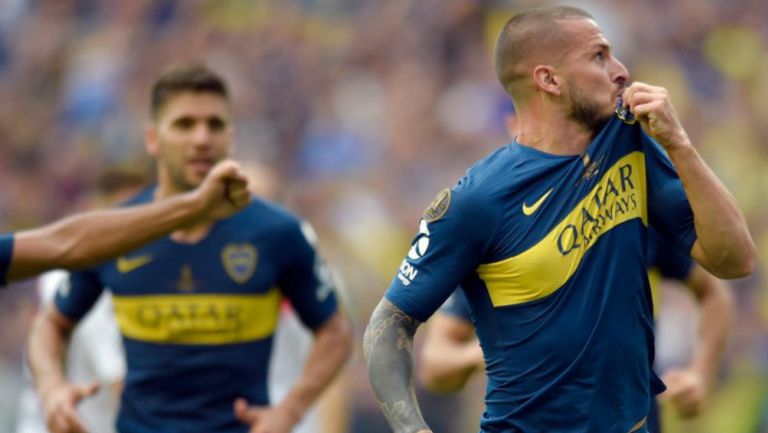 Darío Benedetto celebra gol con Boa Juniors