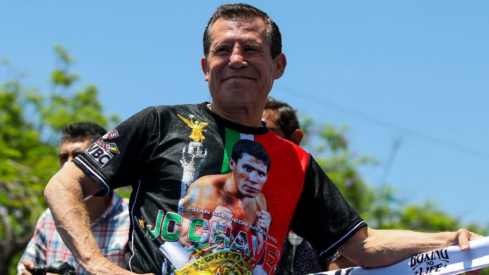 Julio César Chávez durante un entrenamiento público