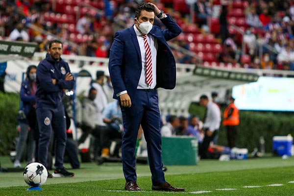 Michel Leaño en un partido en el Akron 