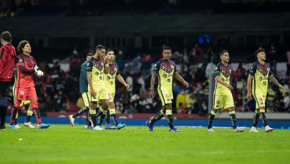 Jugadores del América en lamento