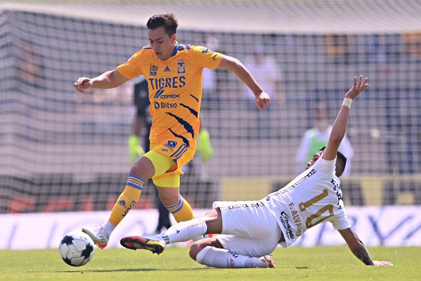 Córdova en el juego ante Pumas