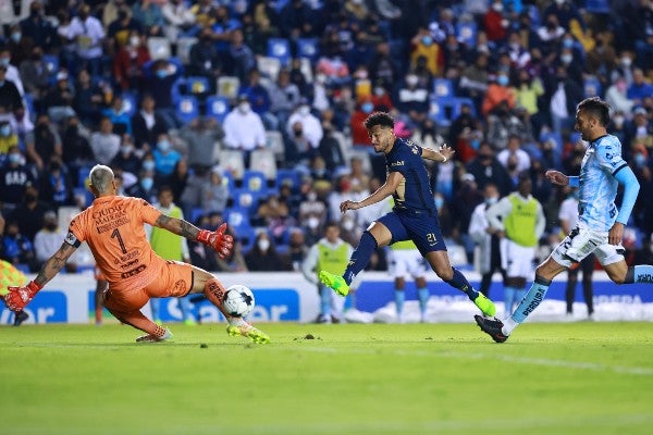 Pumas frente a Querétaro 