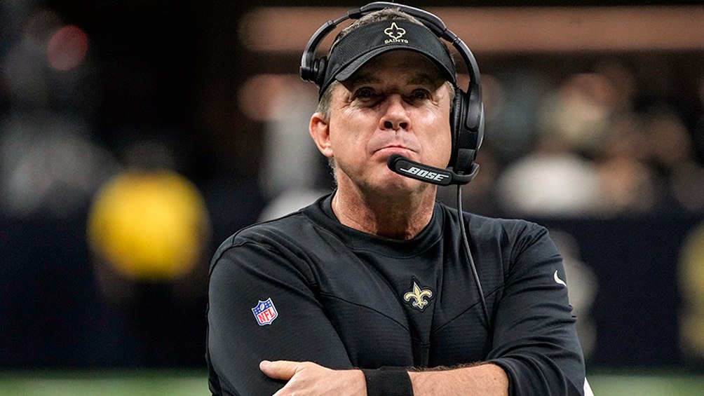 Sean Payton coaching the New Orleans Saints in an NFL game