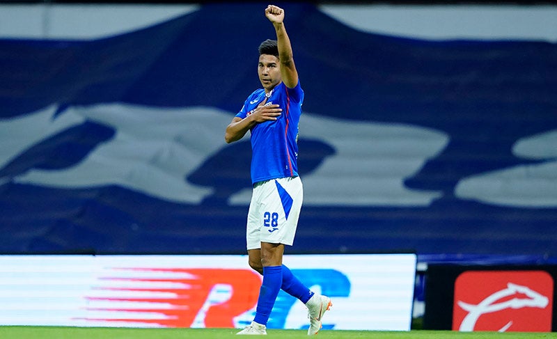 Pol Fernández durante un duelo con Cruz Azul 