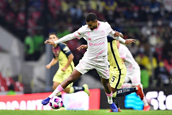 Alessio Da Cruz en acción contra América