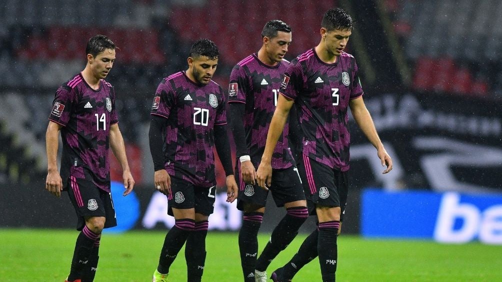 Seleccionados mexicanos en un partido de Eliminatoria