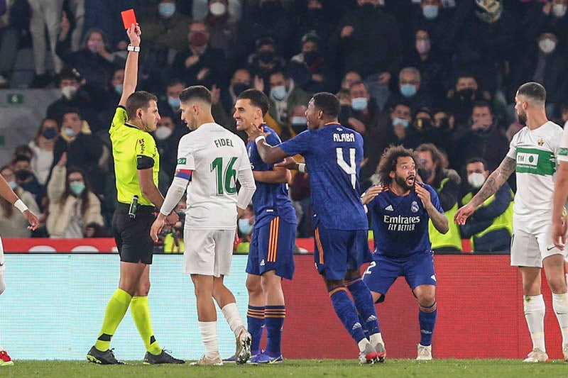 Momento en que Marcelo recibió la tarjeta roja 