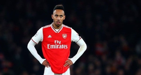 Pierre-Emerick Aubameyang reacciona con el Arsenal