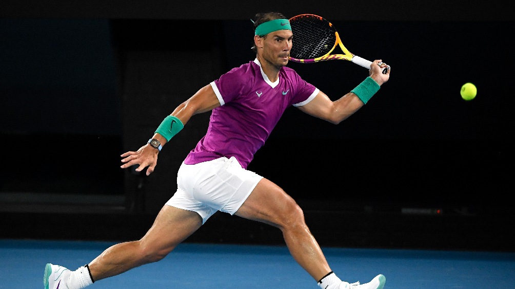 Rafael Nadal jugando partido en el Abierto de Australia