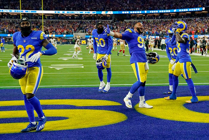 Los Rams celebran en casa