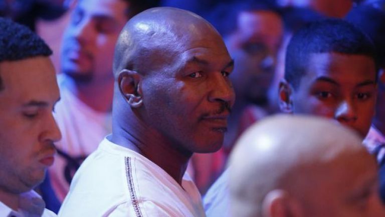 Mike Tyson, durante la pelea entre Pacquiao y Mayweather