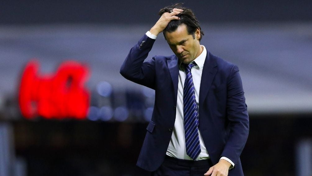 Solari en un partido con América 