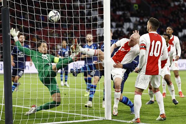 Ajax venció al Heracles