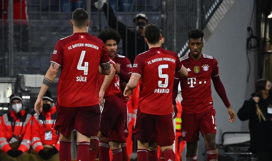 Jugadores del Bayern celebran gol