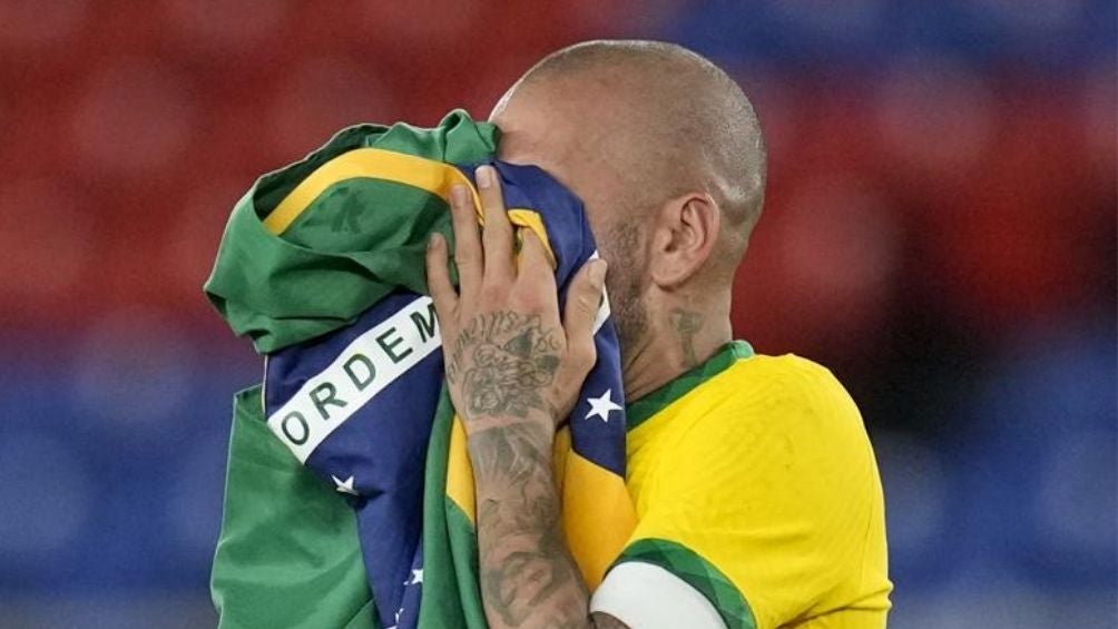 Alves festejando el oro olímpico