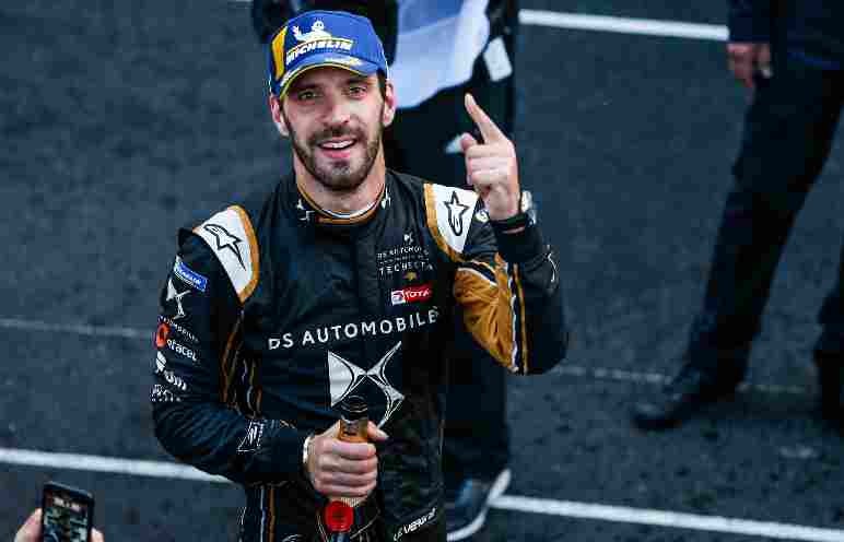 Jean-Éric Vergne celebrando un triunfo 