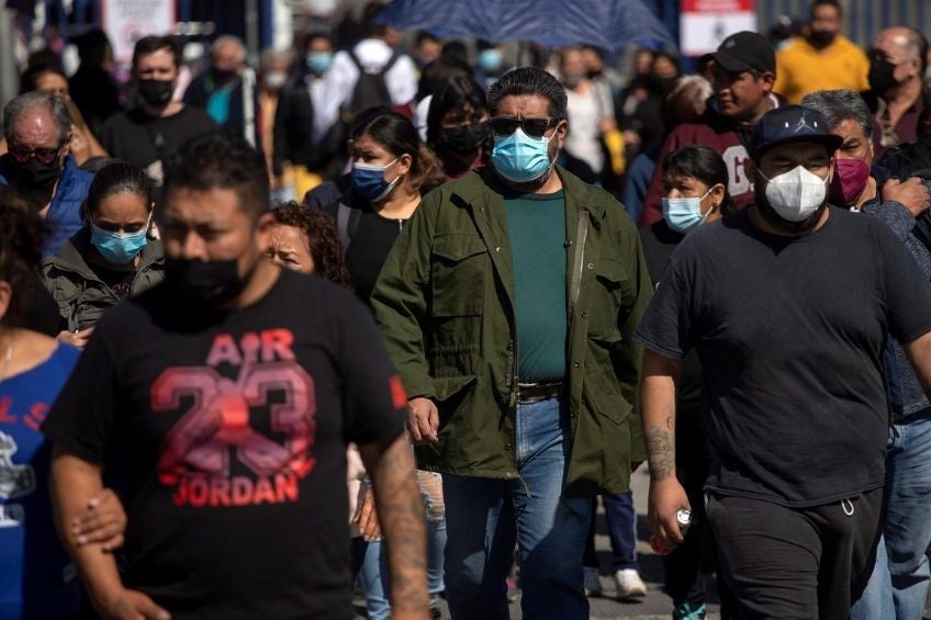 Personas caminando por el Centro Histórico