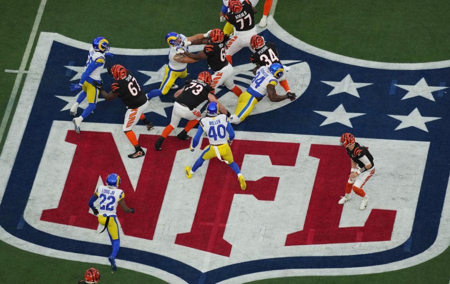 El escudo de la NFL en el SoFi Stadium