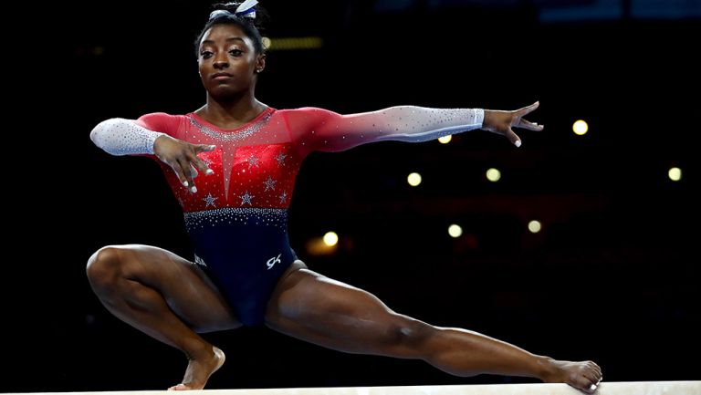 Simone Biles, durante su rutina