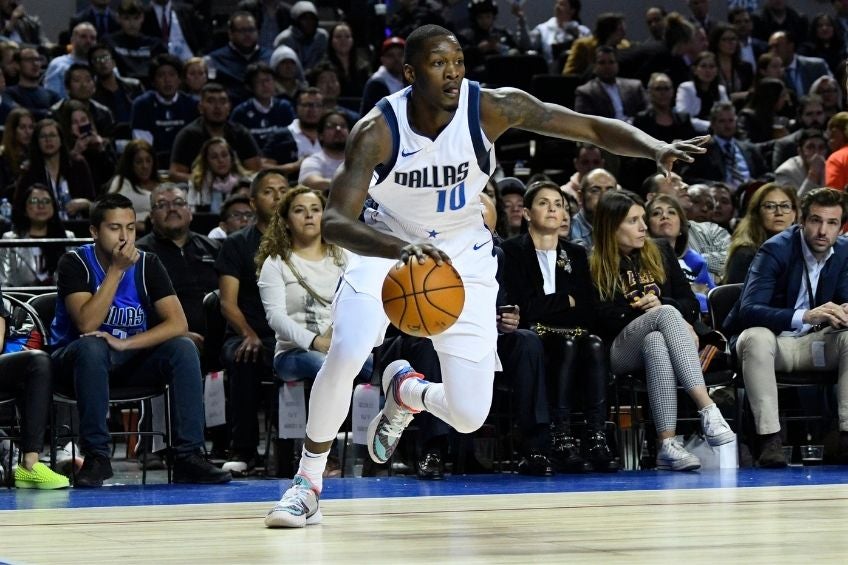 Dorian Finney-Smith durante el partido en CDMX