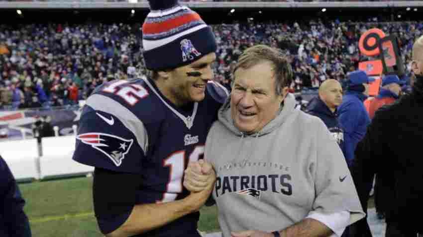 Bill Belichick y Tom Brady celebrando una victoria 