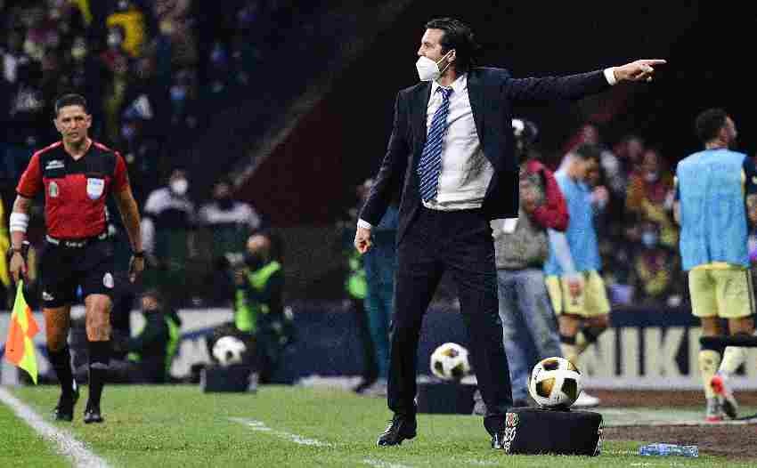 Solari en un partido del América 