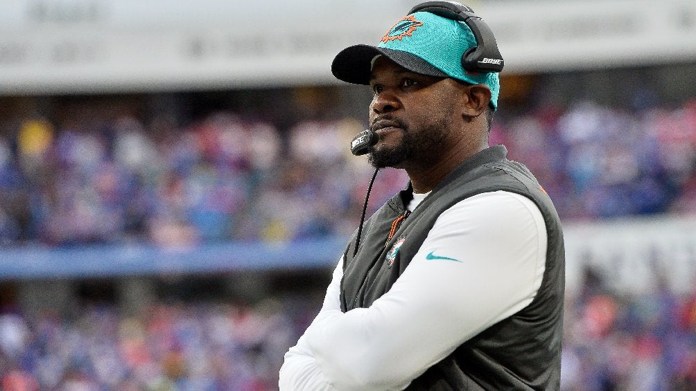 Brian Flores como asistente defensivo de los Dolphins de Miami