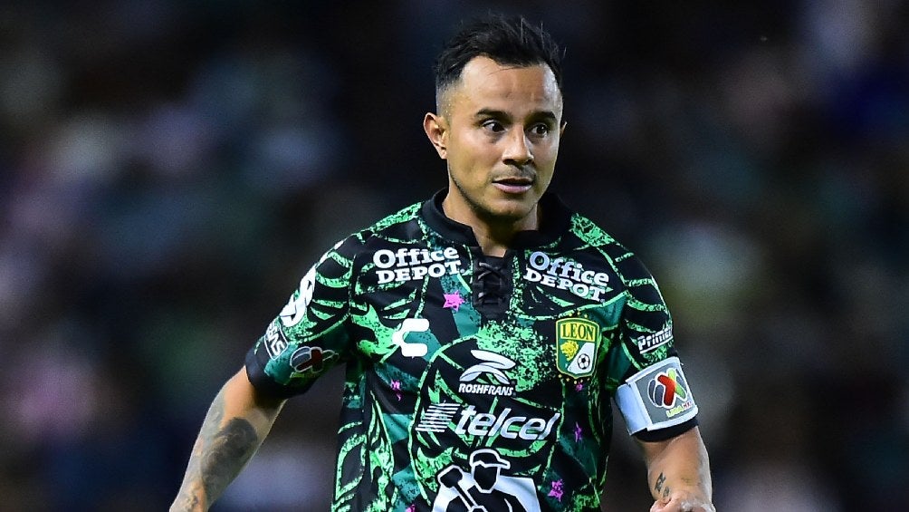 Luis 'Chapo' Montes jugando partido de la Liga MX con León