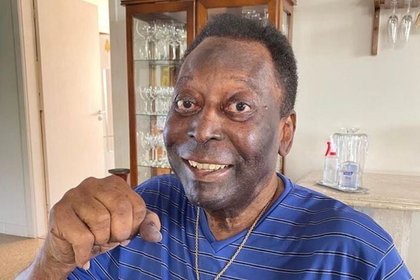 Pelé tras salir del hospital