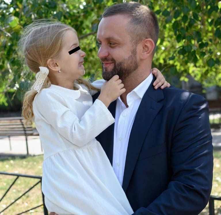 Soldado ucraniano con su hija