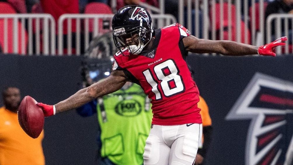 Calvin Ridley festejando anotación con los Atlanta Falcon en la NFL