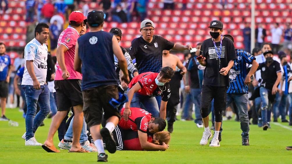 Trifulca en el Estadio Corregidora entre aficionados de Querétaro y Atlas