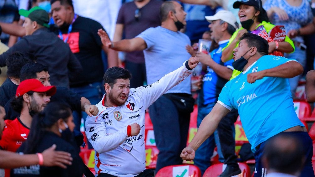 Trifulca en el Estadio Corregidora entre aficionados de Querétaro y Atlas