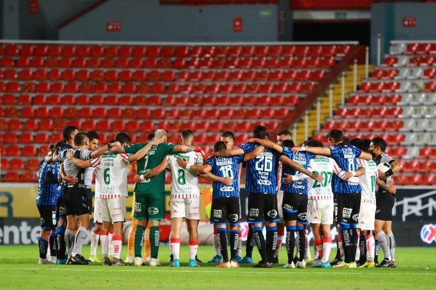 Necaxa y Rayados en el protocolo para promover la paz