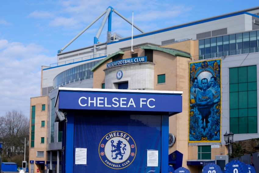 Chelsea, en problemas con patrocinadores por el ruso Roman Abramovich
