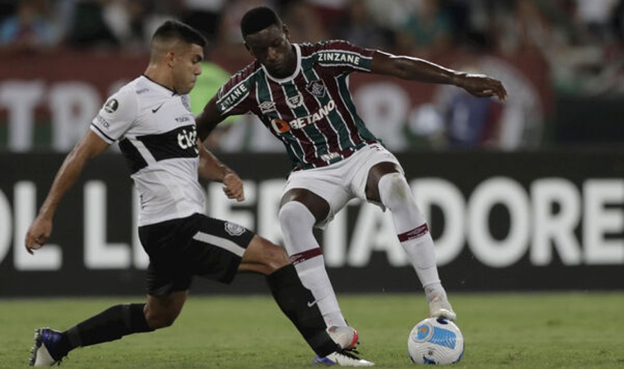 Luis Henrique en partido con el Fluminense