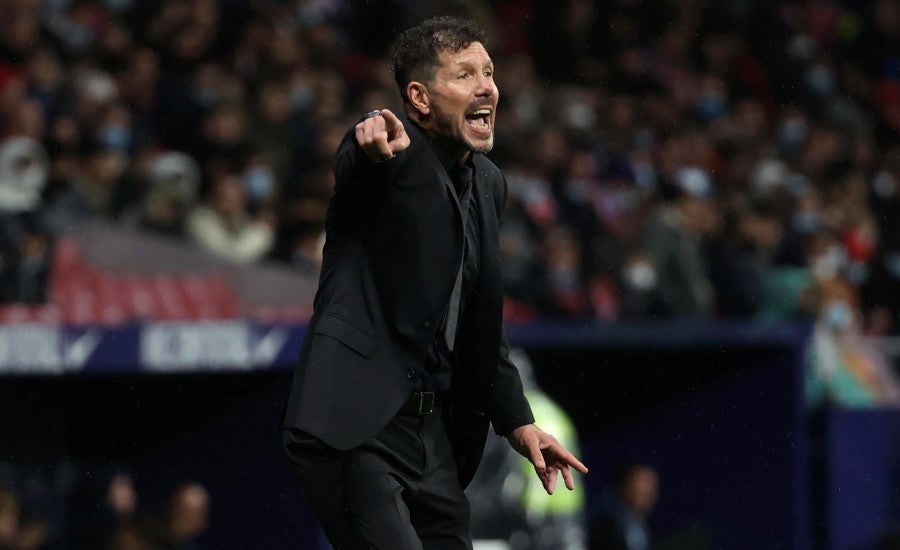 Diego Simeone dirigiendo al Atleti