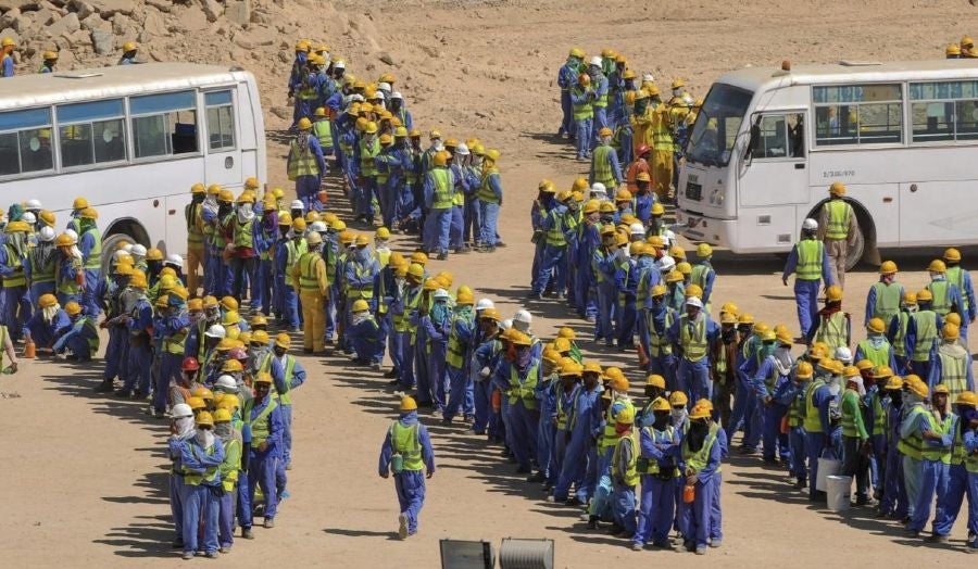 Miles de trabajadores inmigrantes en Qatar