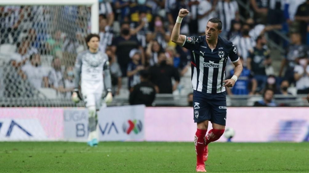 Funes Mori en partido con Rayados 