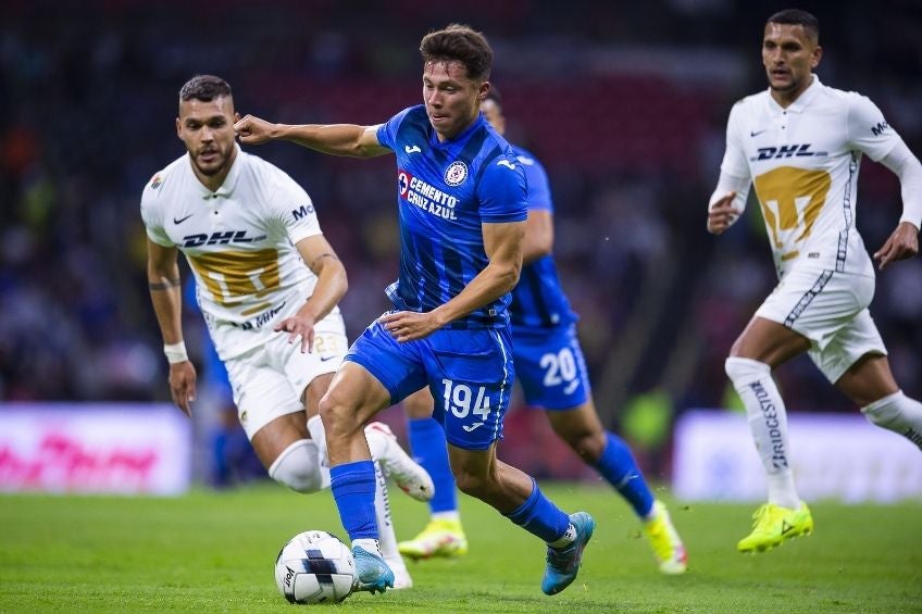 Huescas jugando con Cruz Azul