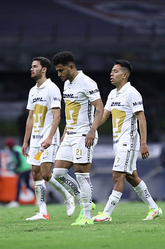 Los jugadores universitarios tras la derrota vs Cruz Azul