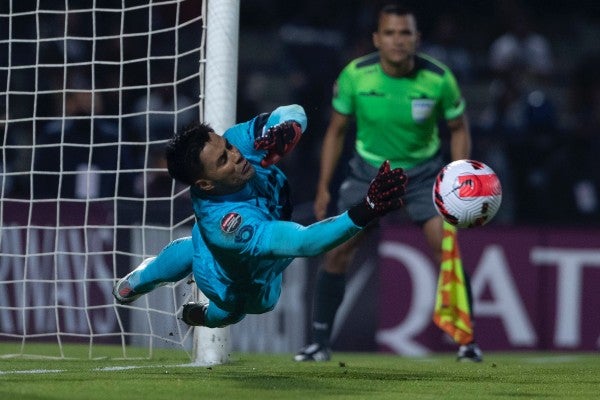 Alfredo Talavera en acción en Concachampions