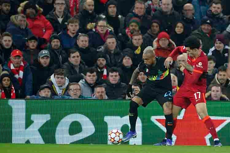 Vidal contra el Liverpool en la Champions League 