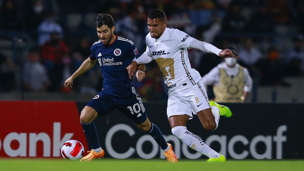 Higor Meritão jugando partido con Pumas en la Concachampions