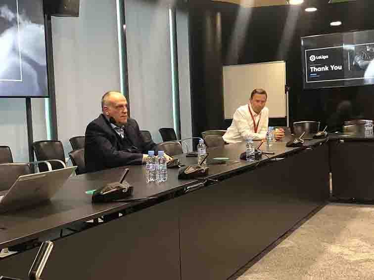 Javier Tebas, durante una mesa redonda previo al clásico español